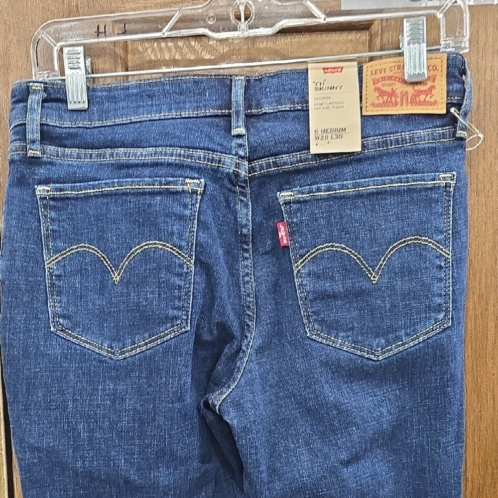 Levi's Women's Deep Indigo Ripped Skinny Jeans - Picture 7 of 7